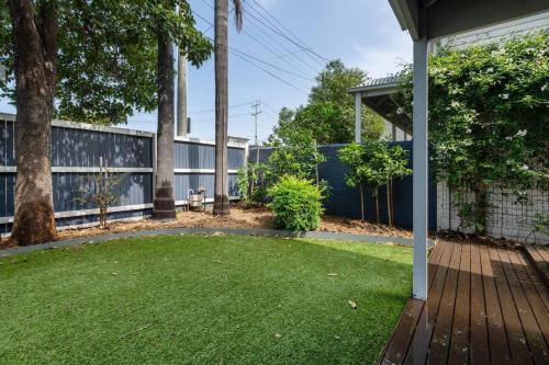 Big Blue - A Sunny Escape near Port Melbourne Beach