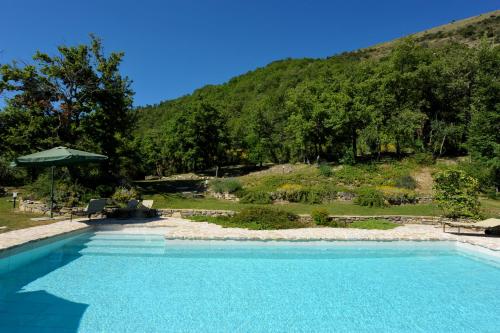 Villa Costa piccola with private pool in Umbria