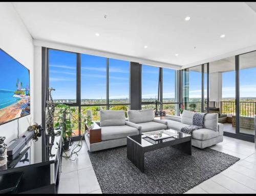 Modern Penthouse like Shared Apartment with Ocean views