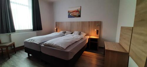 Double Room with Street View