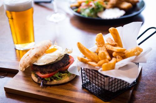 餐廳, The Mulgrave Motel in 克萊頓