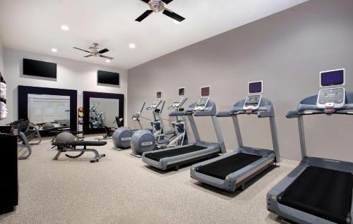 Embassy Suites by Hilton Orlando International Drive Convention Center - image 11