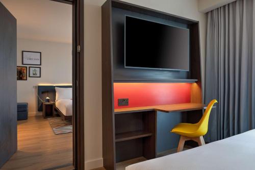 Hampton by Hilton Ashford International - image 4