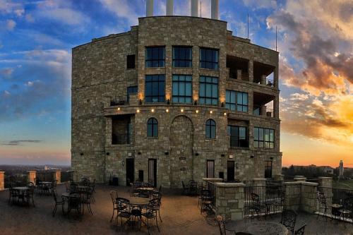 The Oread Lawrence, Tapestry Collection by Hilton