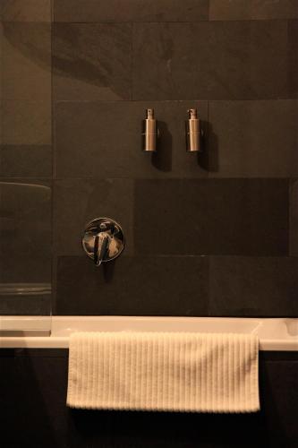 Boardhousing - image 5
