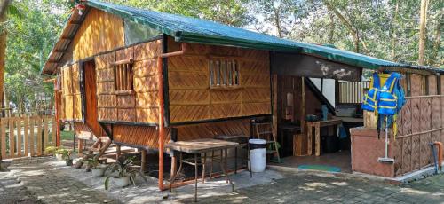 3 bedrooms, 8 beds