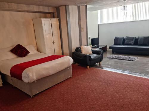 Lancaster Apartments - image 12