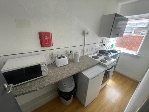 Lancaster Apartments - image 2