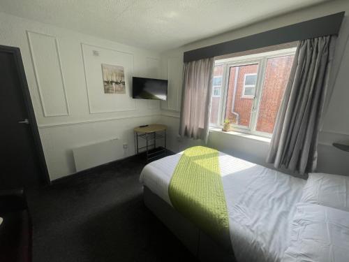 Lancaster Apartments - image 7
