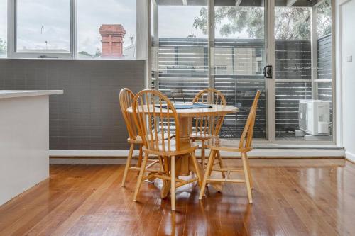 Létesítmények, Bright and Modern Space with a Balcony and Parking in Hawthorn