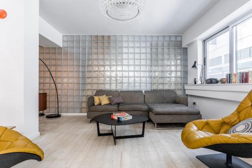 Fashionable apt in prime location! DA12