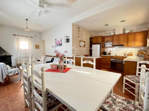 Konyha, El Porxo de Can Baixeres PB-00318 in Montseny