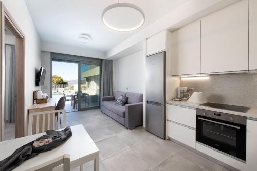 Heliades Residence in Akrotiri