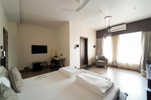 Central Bed & Breakfast, Калькутта (фото 9)