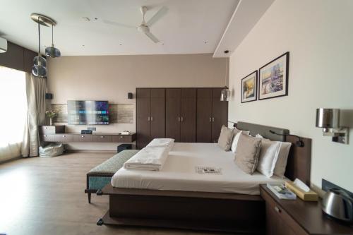 Central Bed & Breakfast, Калькутта (фото 10)