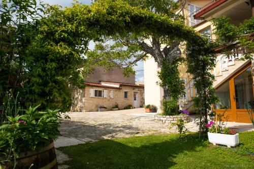  Apartments Faris in Žminj