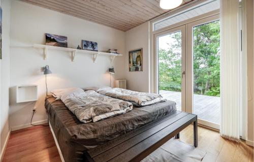 4 Bedroom Stunning Home In Knebel