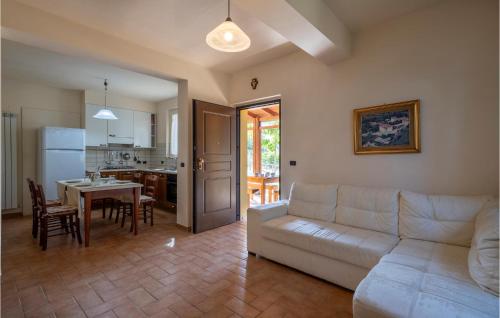 Amazing Home In Roseto Degli Abruzzi With Kitchen