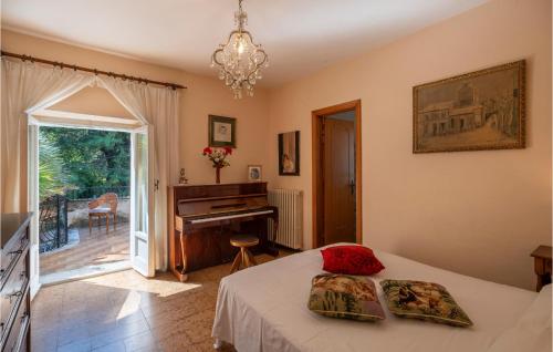 3 Bedroom Nice Home In Catignano