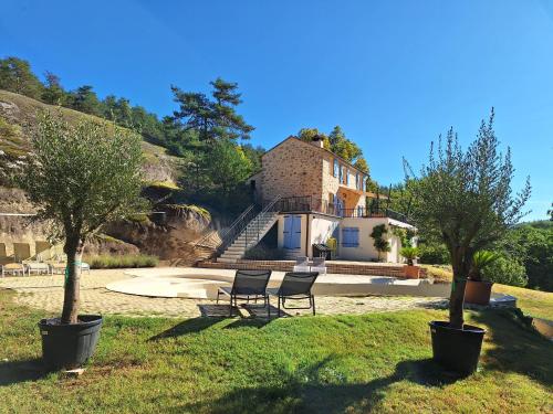 Romantic-Louveteaux-en-Provence**** gîte à louer Sallagriffon