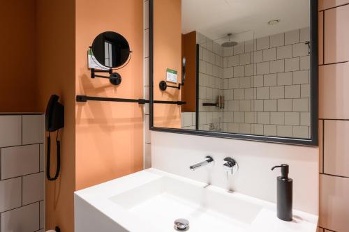 NEO KVL Hotel by TASIGO — Photo 2