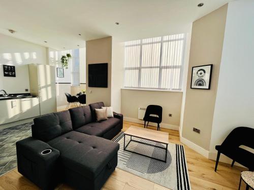 Bright and Spacious 2 bed apt - sleeps up to 6