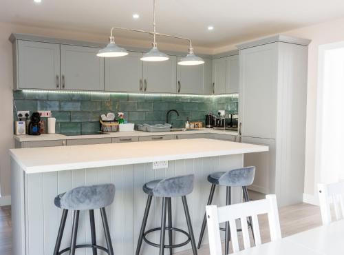 Stylish 4 Bed, newly renovated home in Nottingham, Ноттингем