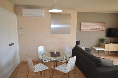 . Riverview Holiday Apartment 60 - Kalbarri WA