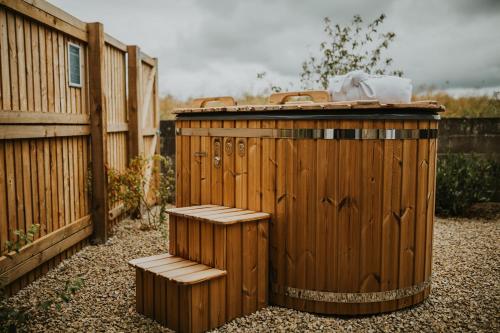 Deluxe Double Hot Tub