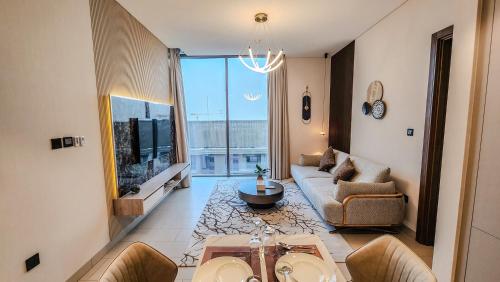 STAY BY LATINEM Luxury 2BR Holiday Home CVR B2907 near Burj Khalifa