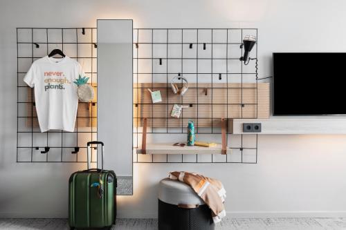 room detail thumbnail 1