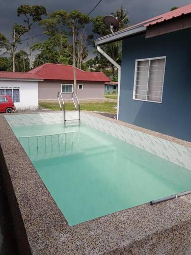 Homestay Hulu Langat with POOL and RIVER Free Fishing Village Panorama WiFi and Netflix