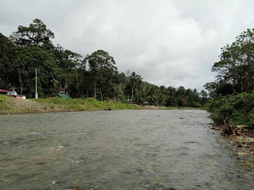 Homestay Hulu Langat with POOL and RIVER Free Fishing Village Panorama WiFi and Netflix