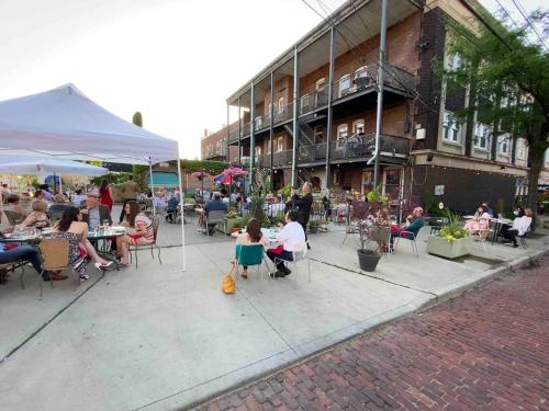 Short Term Rentals Little Italy Cleveland, Cleveland (foto 3)