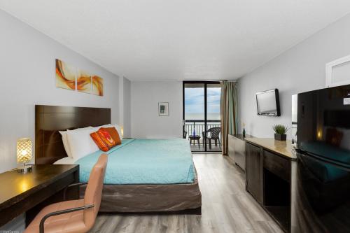 Work With Breathtaking View, Direct Oceanfront Suite 413