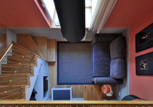 Family Room image 5