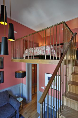 Family Room image 4