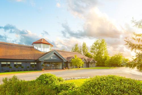 Holiday Inn Aylesbury, an IHG hotel - Hotel - Aylesbury