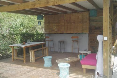 LE TIKI gîte côté canne (LE TIKI gite cote canne) in Γκραντ-Μπουργκ