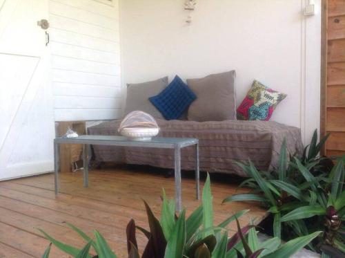 LE TIKI gîte côté canne (LE TIKI gite cote canne) in Γκραντ-Μπουργκ