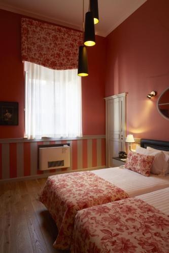 Classic Room image 6