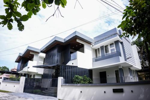 Zennova Furnished Apartment - Parumala