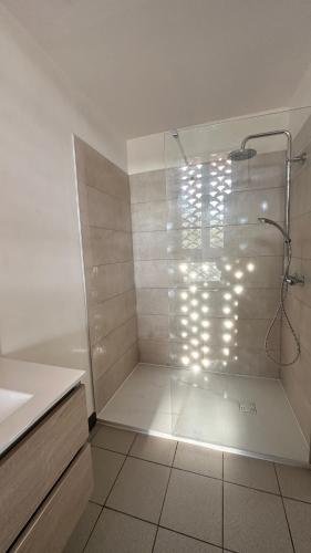 Duša, Chambre Tropicale au Domaine de l'Aven in Villeneuve-Minervois