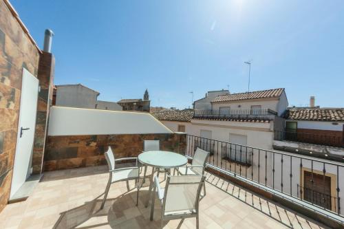 2 bedrooms, 5 beds