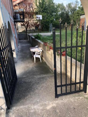 Milos Apartman
