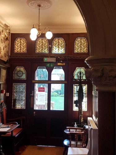 The Lismore Hotel - image 7