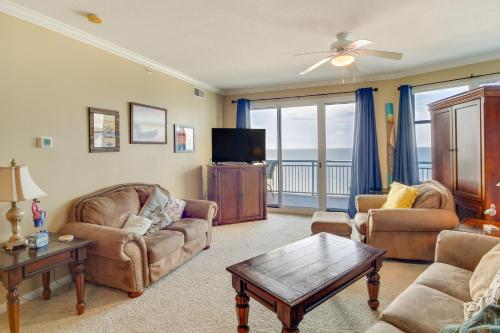 Beachfront Gulfport Vacation Rental with Balcony! in Gulfport, USA