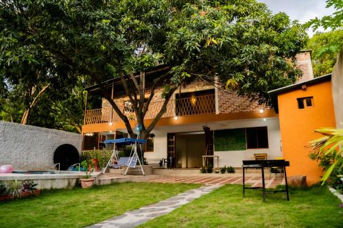 3 bedrooms, 12 beds