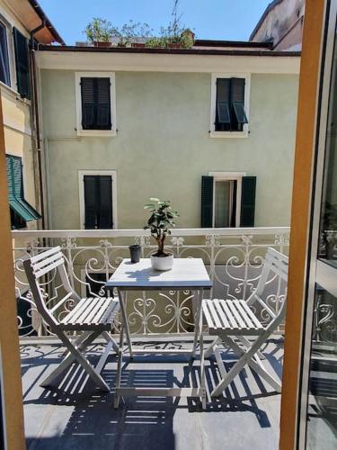  Daisy Apartment - City Center La Spezia in La Spezia