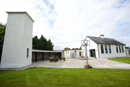 Dillon School House - Luxury in the countryside